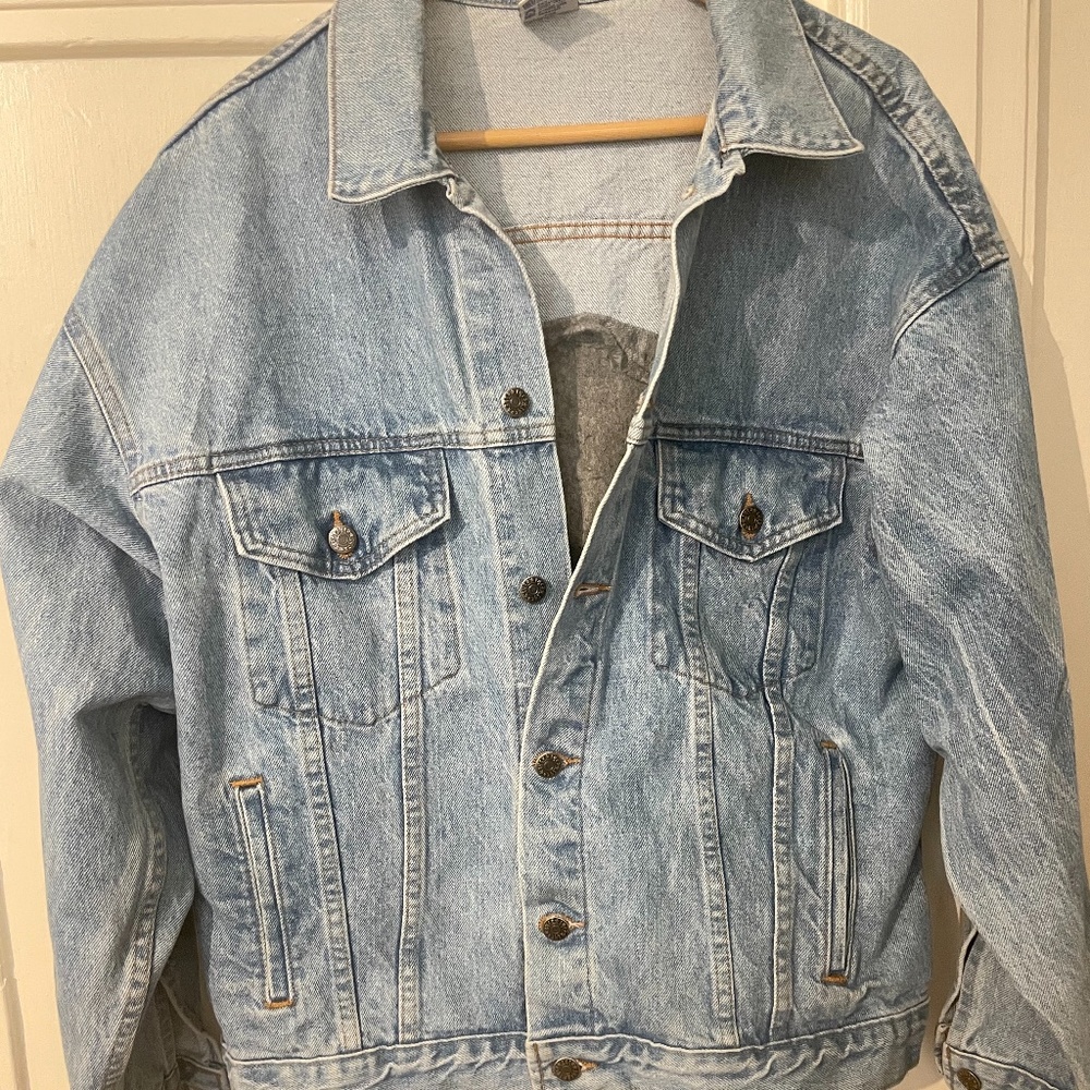 “Cheers” Authentic 80s (Embossed) Logo